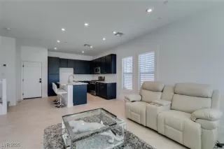 Photo #3: 2736325 Listing 