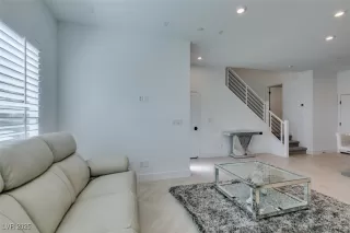 Photo #4: 2736325 Listing 