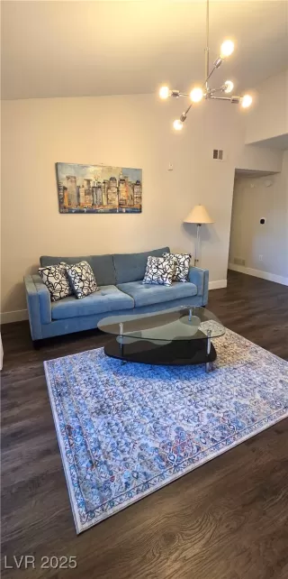 Photo #4: 2736333 Listing 