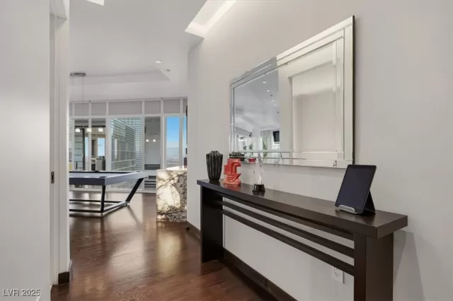 MLS: 2736370 Condo For Sale