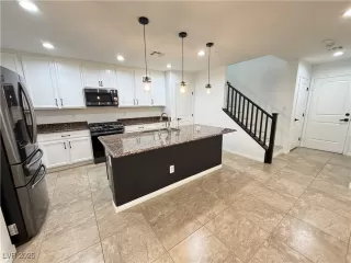 Photo #2: 2736378 Listing 