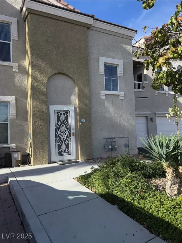 MLS: 2736389 Condo For Sale