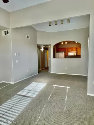 Photo #6: 2736389 Listing 