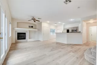 Photo #4: 2736396 Listing