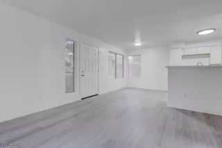 Photo #6: 2736423 Listing 