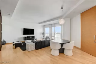 Photo #2: 2736429 Listing 