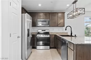 Photo #2: 2736431 Listing 