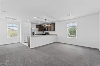 Photo #4: 2736431 Listing 