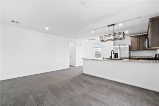 Photo #5: 2736431 Listing 