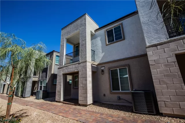 MLS: 2736434 Condo For Sale