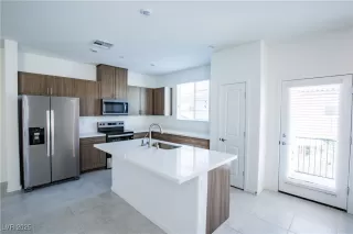 Photo #1: 2736434 Listing 