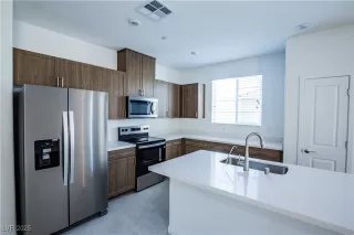 Photo #2: 2736434 Listing 