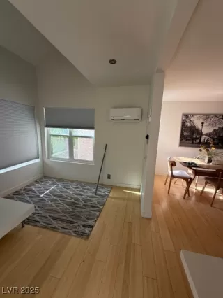 Photo #1: 2736438 Listing 