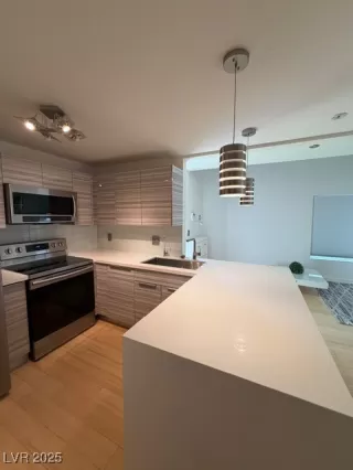 Photo #5: 2736438 Listing 