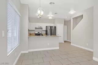 Photo #4: 2736441 Listing