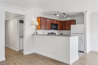 Photo #6: 2736453 Listing 