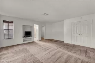 Photo #5: 2736464 Listing