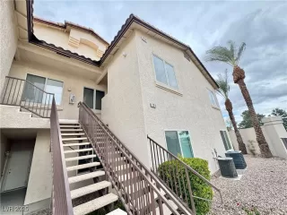 Photo #3: 2736476 Listing