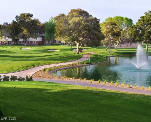 MLS: 2736480 Condo For Sale