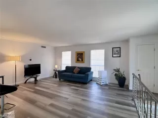 Photo #2: 2736480 Listing