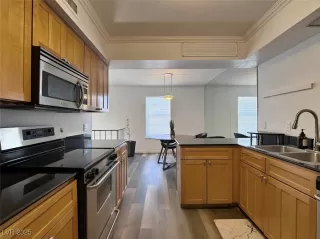 Photo #6: 2736480 Listing