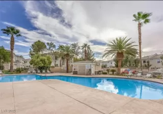 Photo #5: 2736495 Listing 