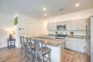 Photo #6: 2736510 Listing 