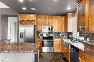 Photo #5: 2736525 Listing