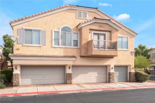 MLS: 2736527 Condo For Sale