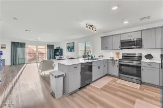 Photo #3: 2736537 Listing 