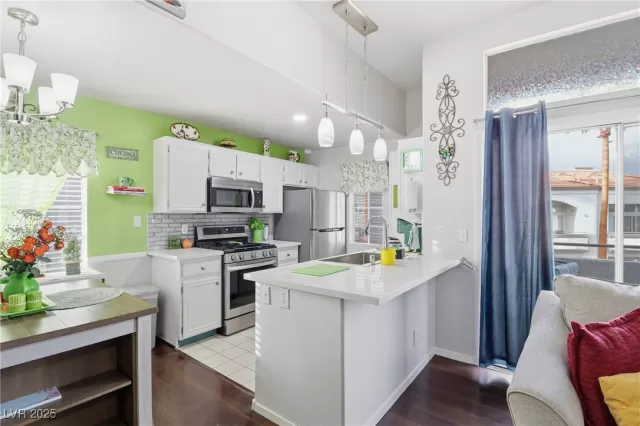 MLS: 2736555 Condo For Sale