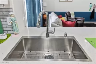 Photo #3: 2736555 Listing 