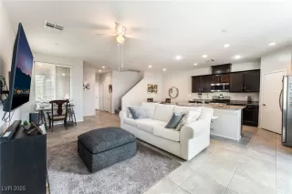 Photo #5: 2736564 Listing 