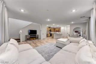 Photo #1: 2736565 Listing 