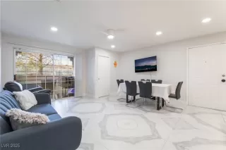 Photo #6: 2736577 Listing 