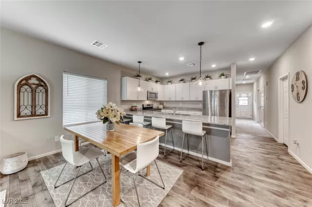 MLS: 2736583 Condo For Sale