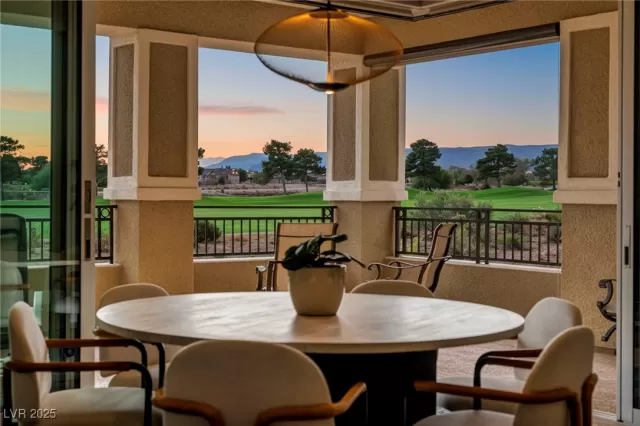 MLS: 2736589 Condo For Sale