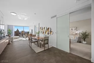 Photo #5: 2736604 Listing