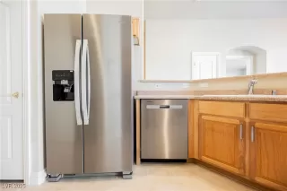 Photo #3: 2736645 Listing 