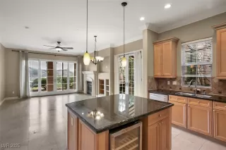 Photo #5: 2736650 Listing 