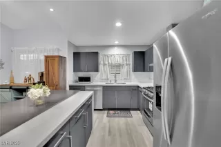 Photo #2: 2736668 Listing 