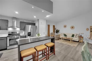 Photo #4: 2736668 Listing 