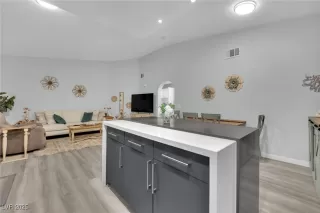 Photo #6: 2736668 Listing 