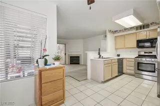 Photo #6: 2736670 Listing 