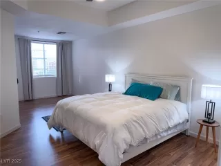 Photo #5: 2736677 Listing