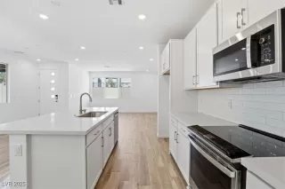 Photo #6: 2736684 Listing 