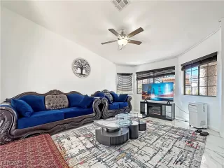 Photo #5: 2736702 Listing