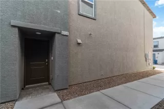 Photo #5: 2736730 Listing