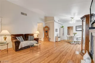 Photo #6: 2736732 Listing 