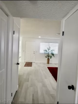 Photo #6: 2736741 Listing